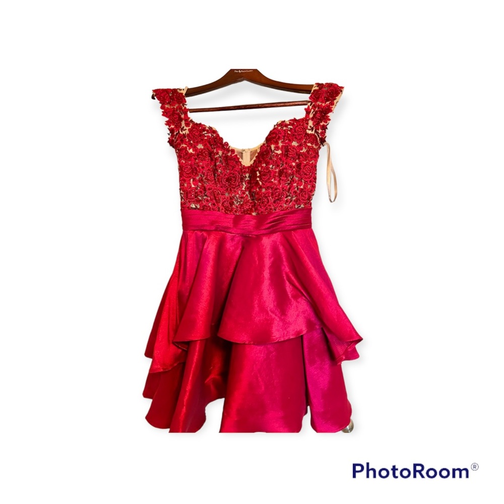 Camille La Vie Wine Formal Dress